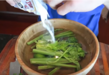 Scientists Test Three Solutions for Cleaning Pesticides Off Produce: The Winner is Clear, Chemical-Free and Surprisingly Cheap