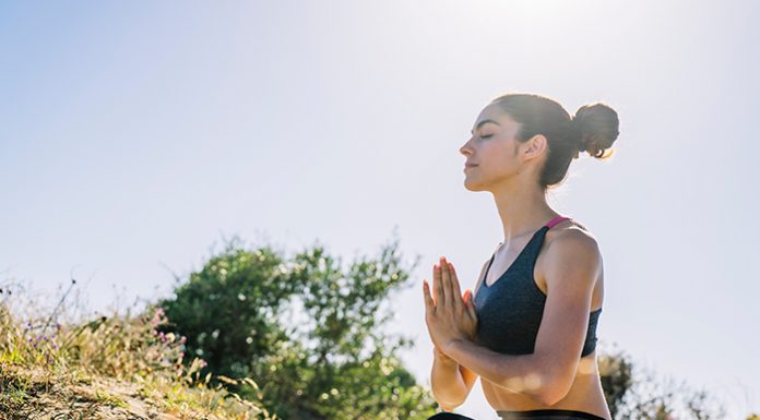 A 15-Minute Morning Yoga Routine For Positive Feelings Quick yoga routine